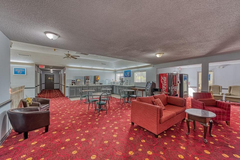 Days Inn & Suites Dundee Hotel in Ohio
