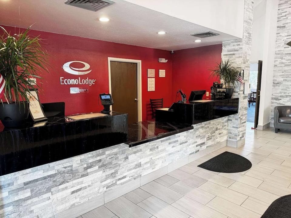 Econo Lodge Hotel in Wisconsin