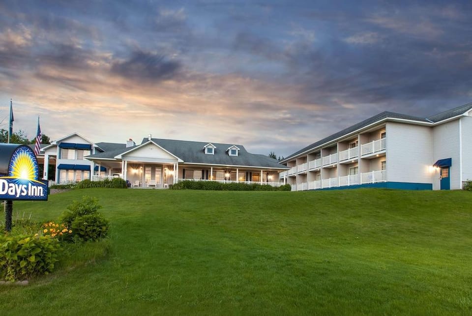 Days Inn Petoskey Hotel in Petoskey