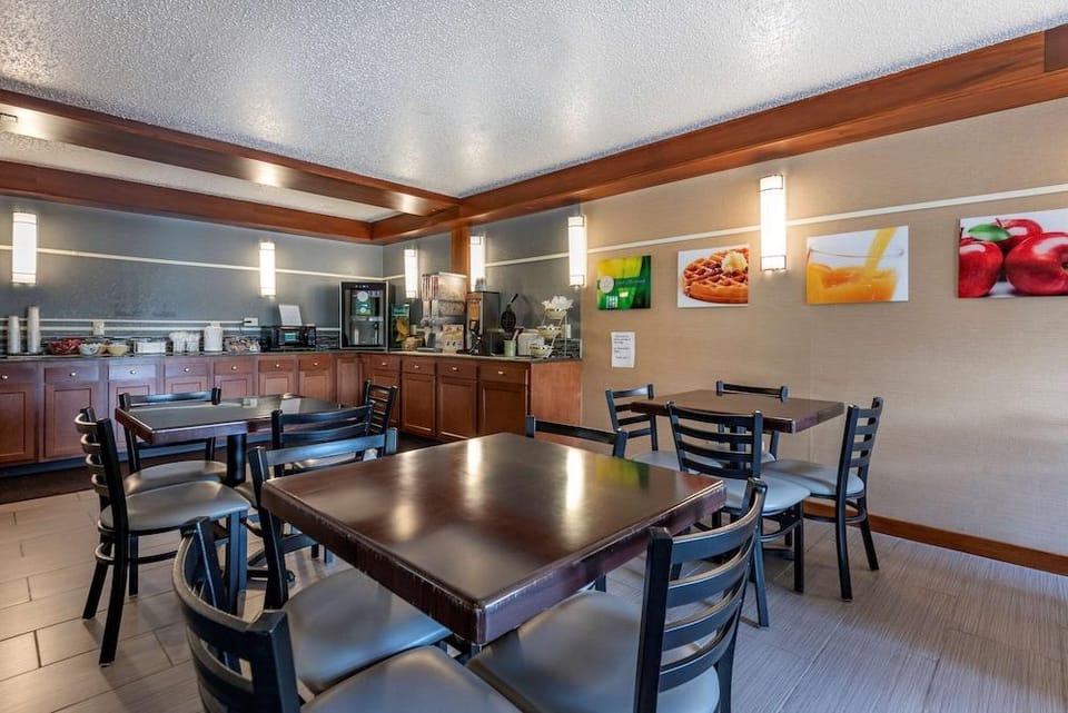 Allegheny Inn & Suites Hotel in Allegheny River