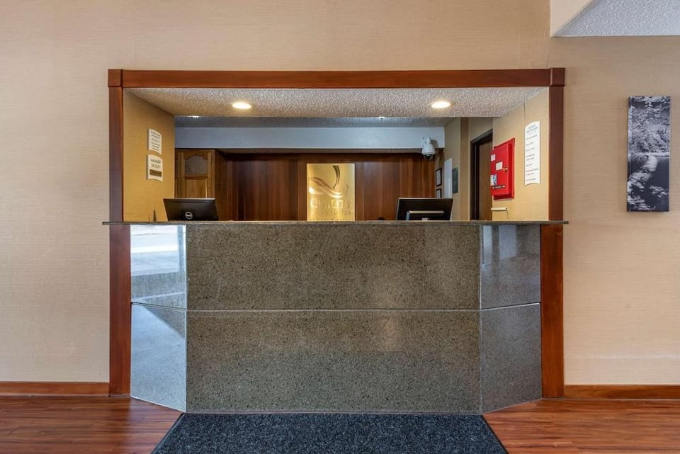 Allegheny Inn & Suites Hotel in Allegheny River