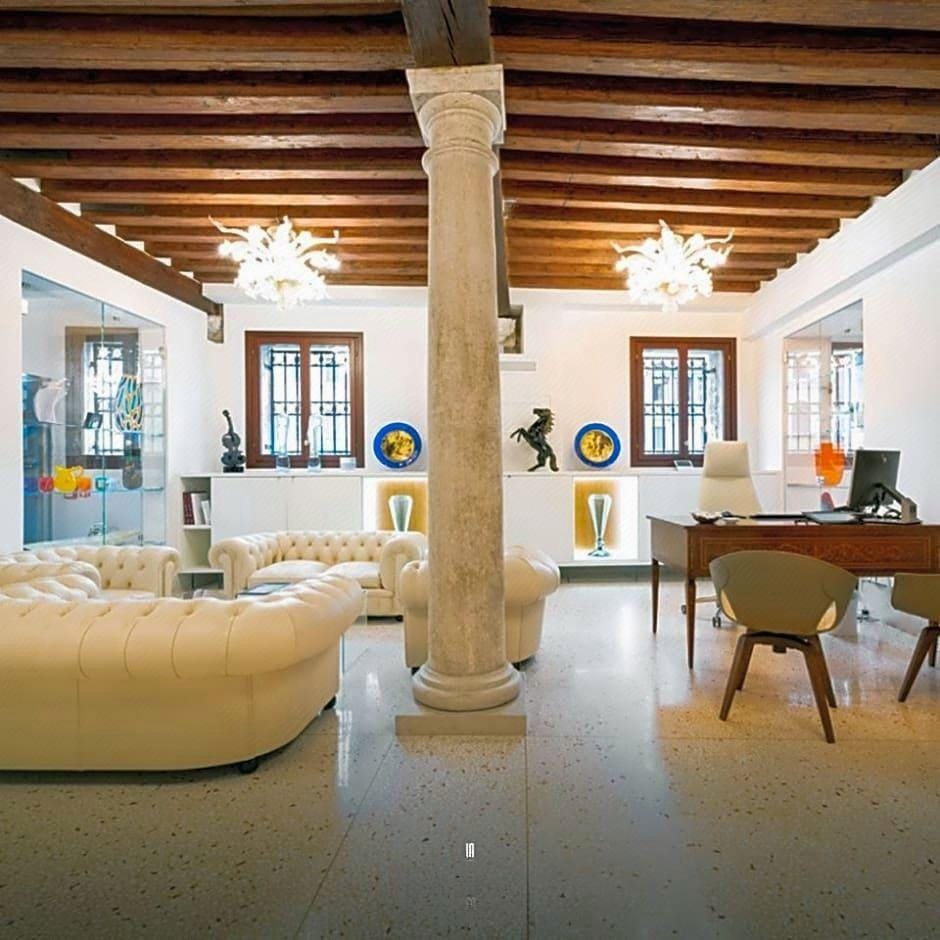 Ca' Bonfadini Historic Experience Hotel in Venice