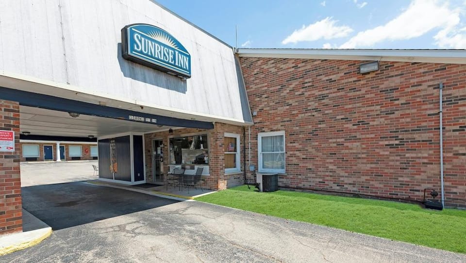 Sunrise Inn - Ark Encounter Hotel in Williamstown