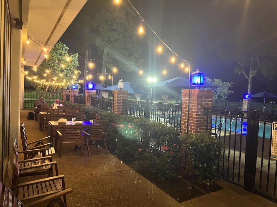 Whispering Woods Hotel Hotel in Olive Branch