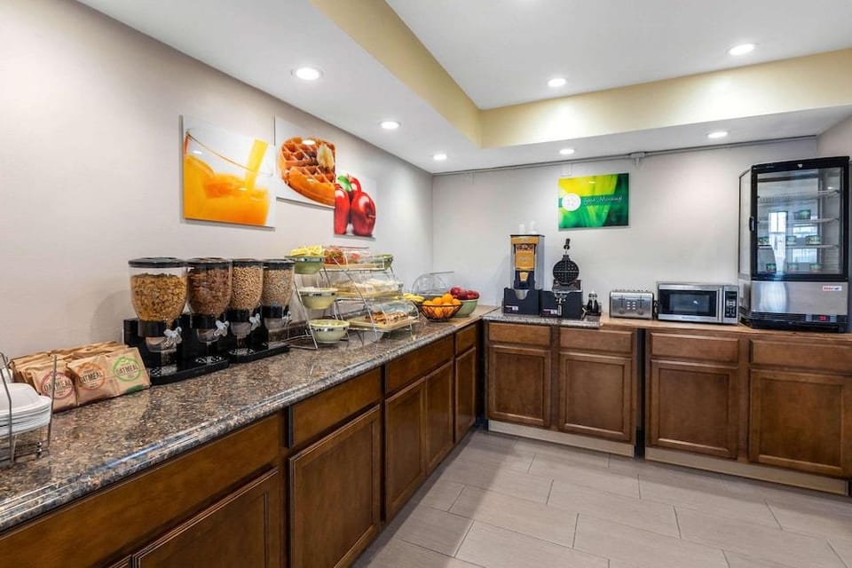 Eldorado Inn & Suites Hotel in Lomita