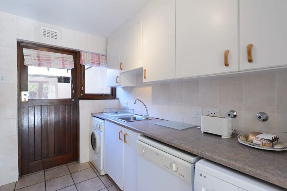 San Lameer Villa Rentals  2813 Hotel in KwaZulu-Natal