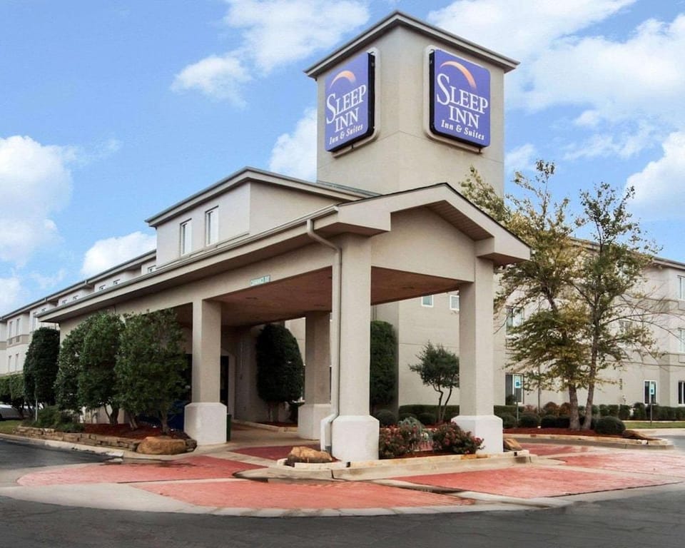 Sleep Inn & Suites Hotel in Edmond
