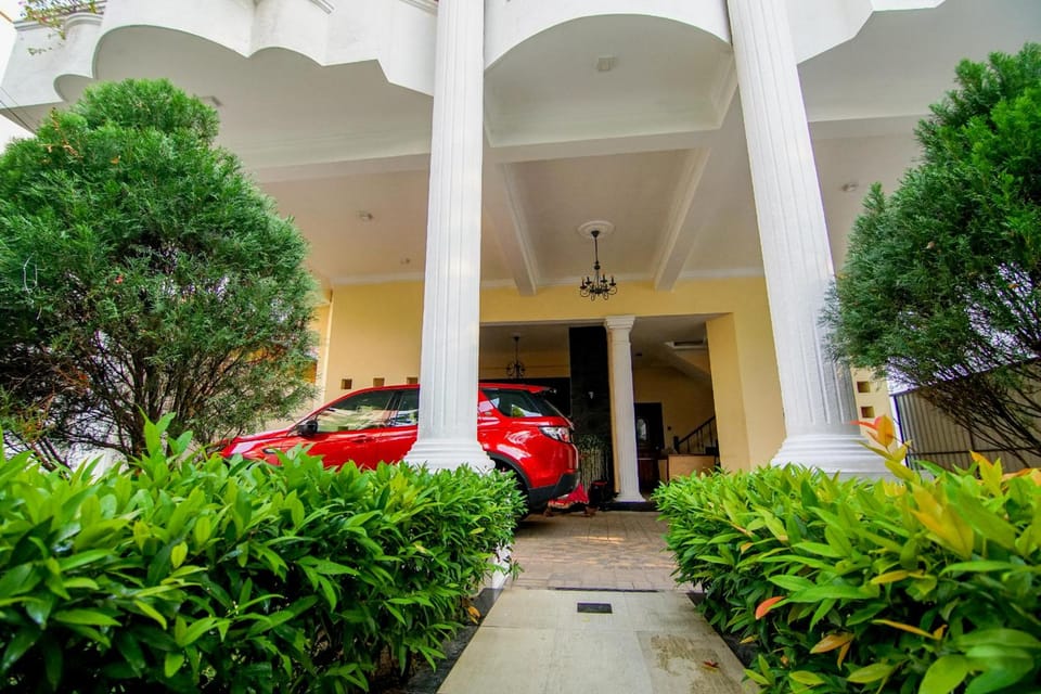Vivid Colombo Hotel in Colombo
