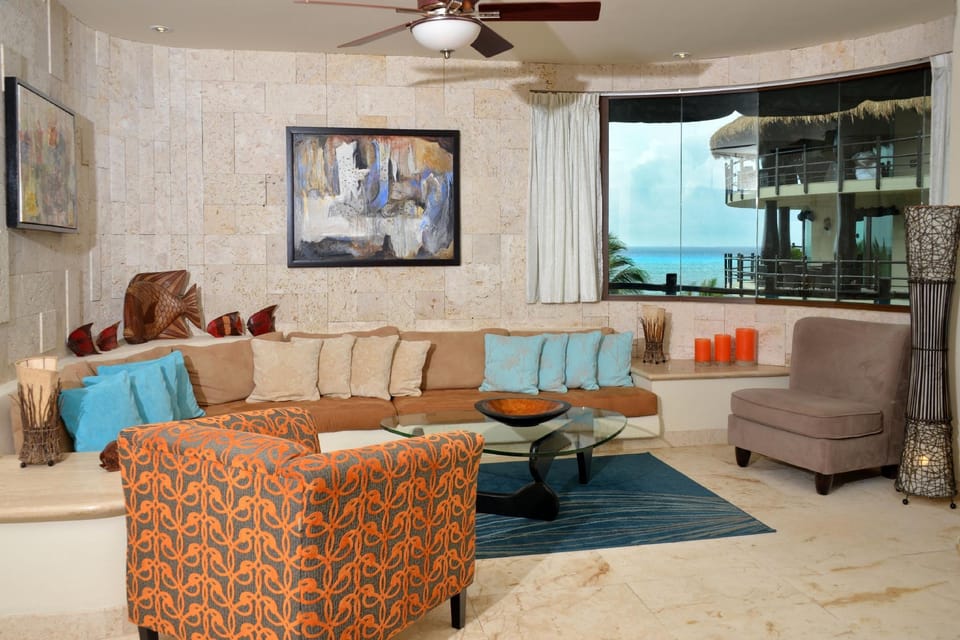 El Taj Oceanfront and Beachside Condo Hotel Hotel in Playa del Carmen