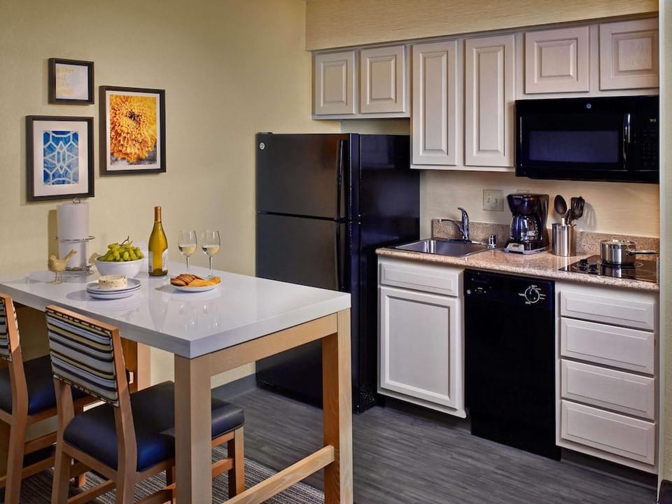 Sonesta ES Suites Cincinnati Hotel in Sharonville