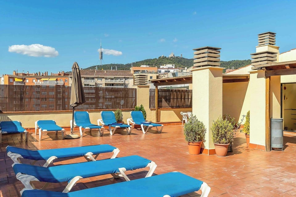Aparthotel Bertran Apartment hotel in Barcelona