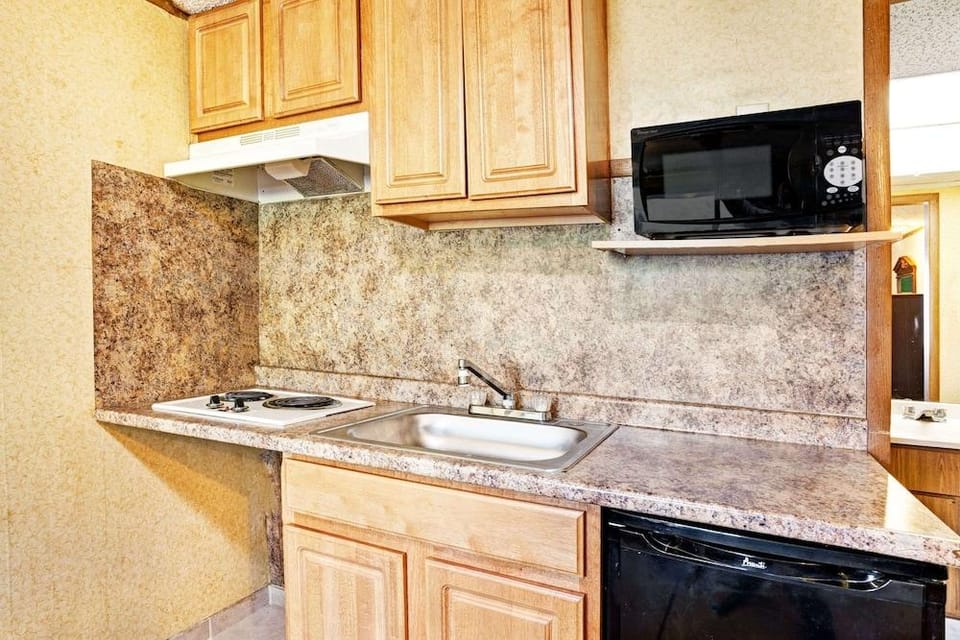 Knights Inn Detroit Area / Sterling Heights Hotel in Sterling Heights