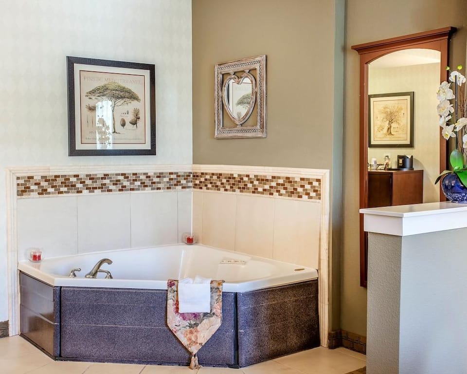 Comfort Suites Airport Hotel in Tukwila