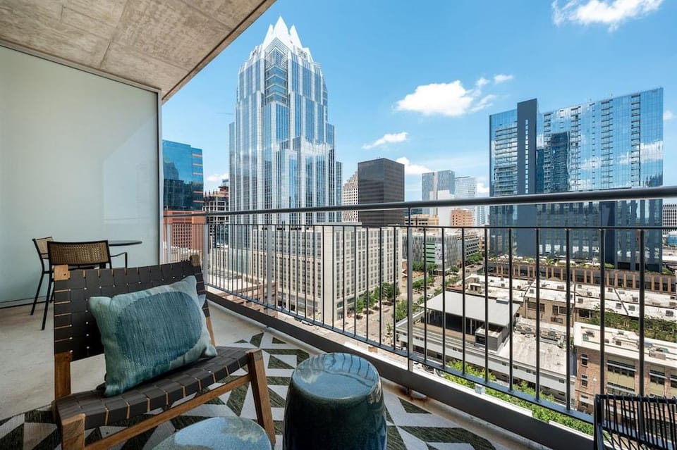 Kasa Austin Apartments Hotel in Austin