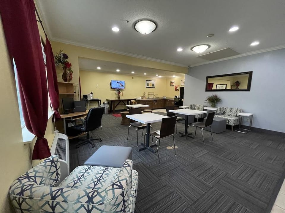 AmericInn by Wyndham Fairborn at Wright State Hotel in Fairborn