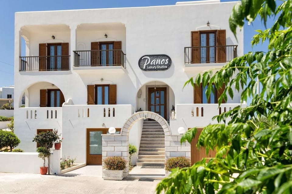 Panos Studios Hotel in Paros
