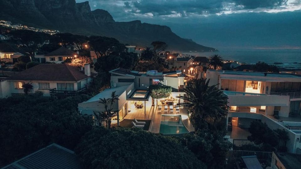Lion's View Hotel in Camps Bay