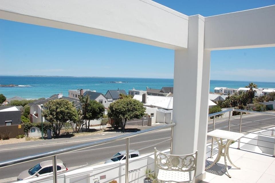 Cape Town Kite Club Hotel in Cape Town