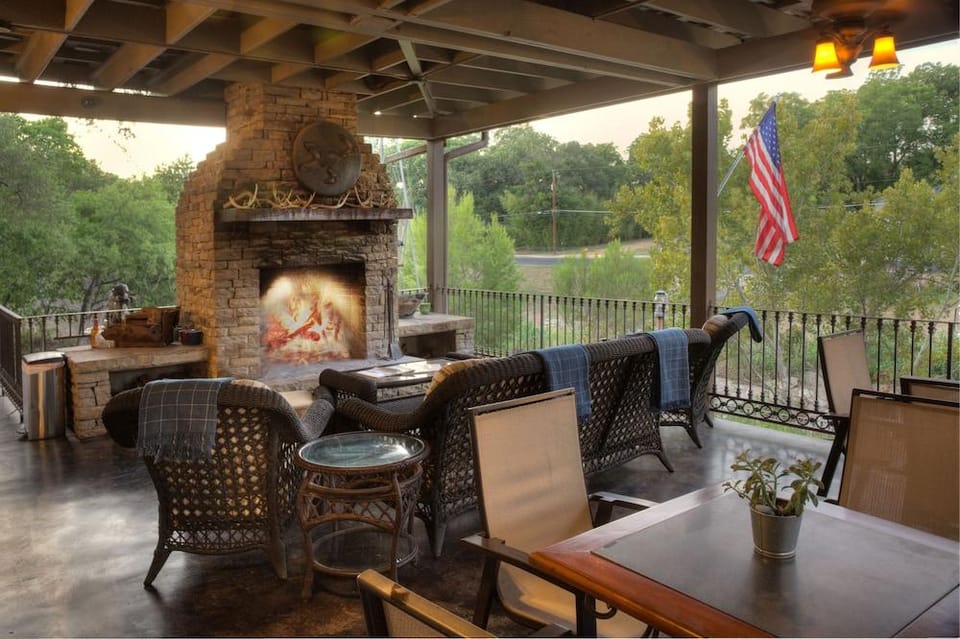 The Lodge Above Town Creek Hotel in Fredericksburg