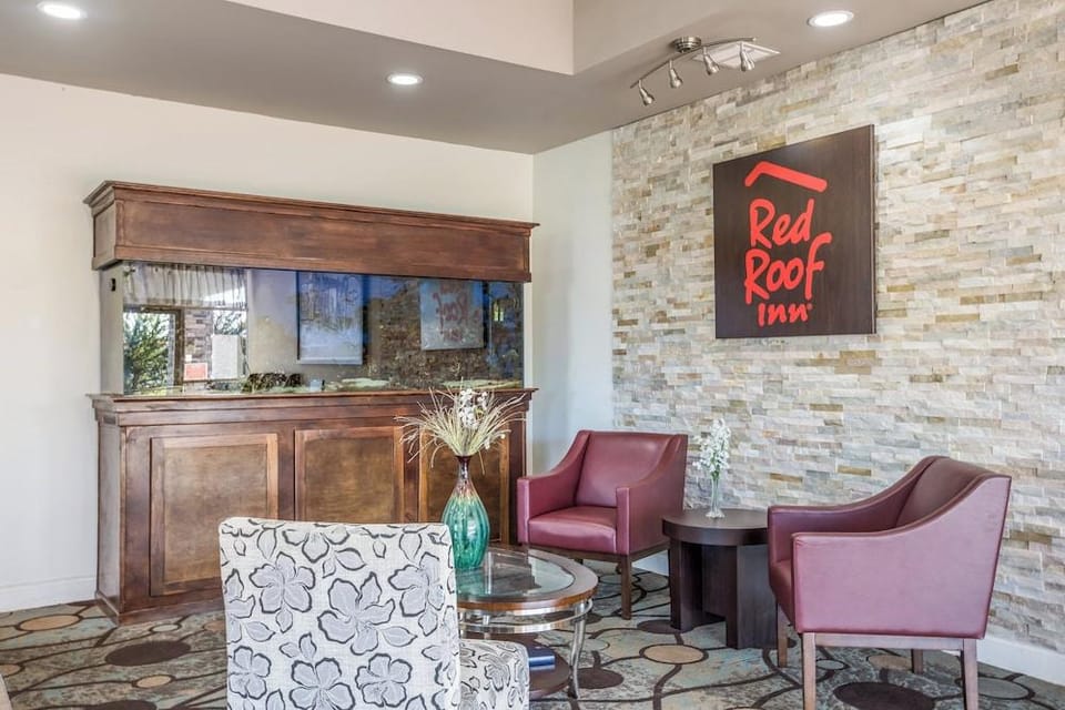 Super 8 by Wyndham Richmond Hill Hotel in Richmond Hill
