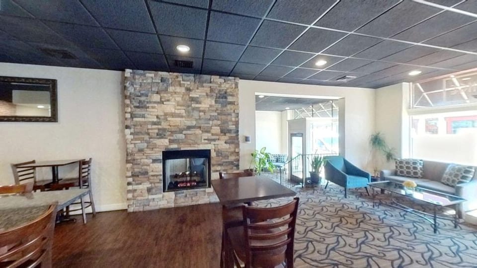 Hotel Warner - Official Site Hotel in West Chester