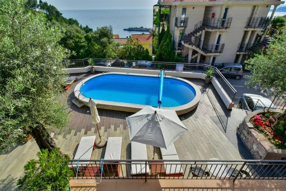 Apartments Kentera Hotel in Sveti Stefan