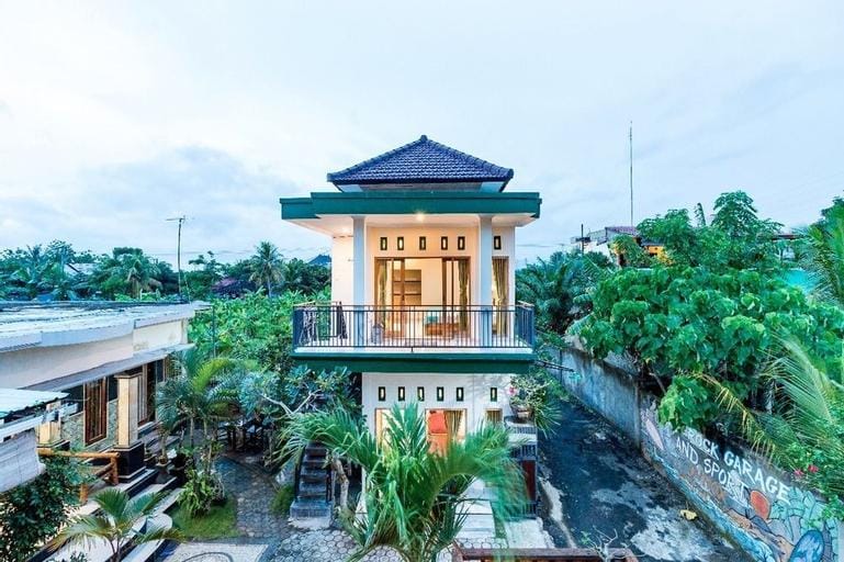 Medewi Surf Villa Hotel in Pekutatan