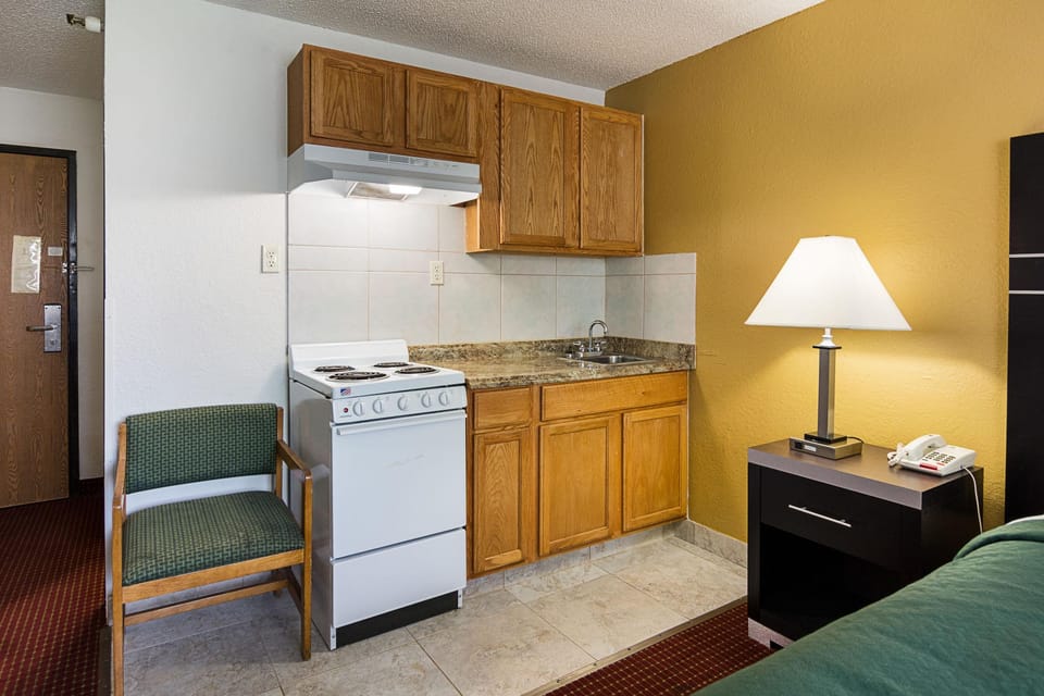 Super 8 Chesapeake Greenbrier Hotel in Chesapeake