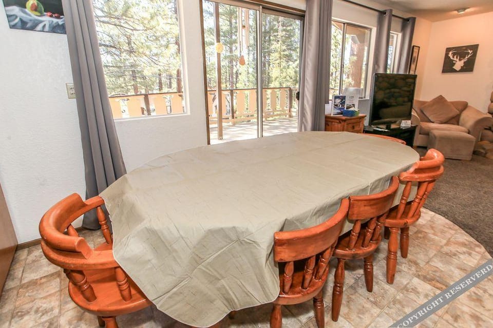 Chalet Georgia Hotel in Big Bear
