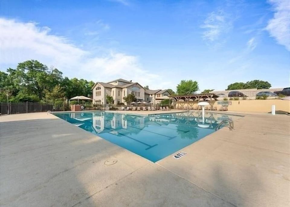 Dream Weaver 2 Bedroom Condo by RedAwning Hotel in Branson
