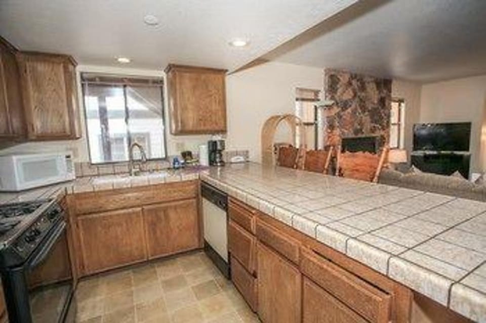 Summit X-ross Roads Condo Hotel in Big Bear