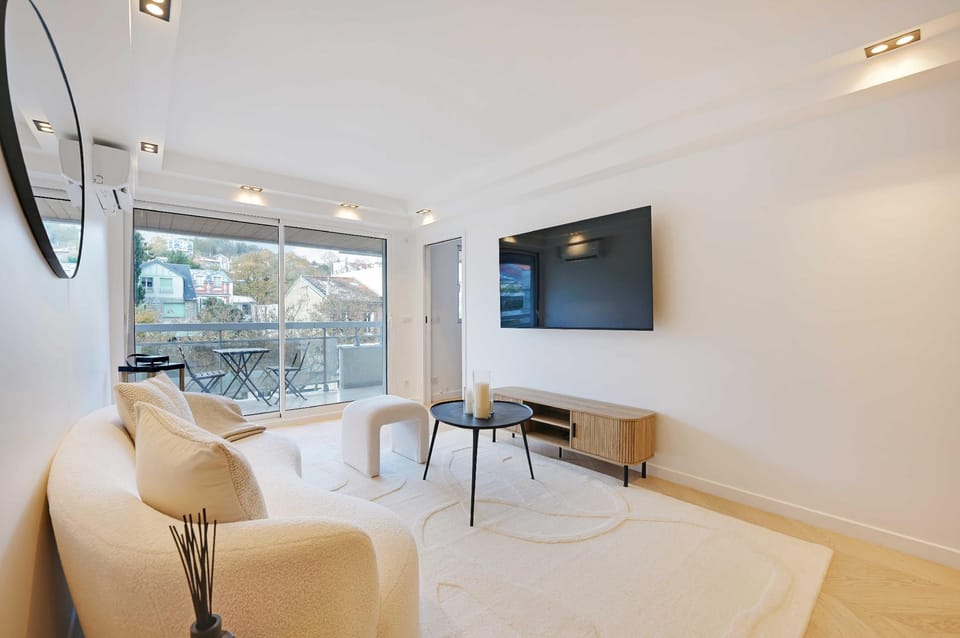 Charming apt with balcony - 2BR/4P - Suresnes Resort in Suresnes