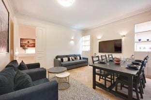 Spacious apartment - 3BR-8P - Ternes Hotel in Paris