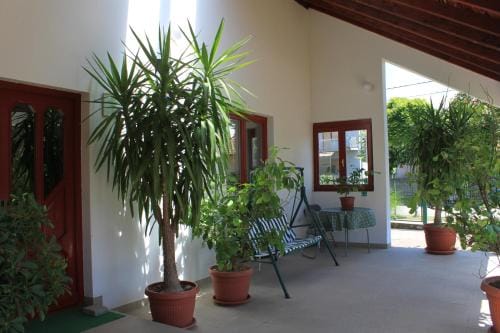 Boulevard Garden House - Free and save parking in the locked yard Hotel in Serbia
