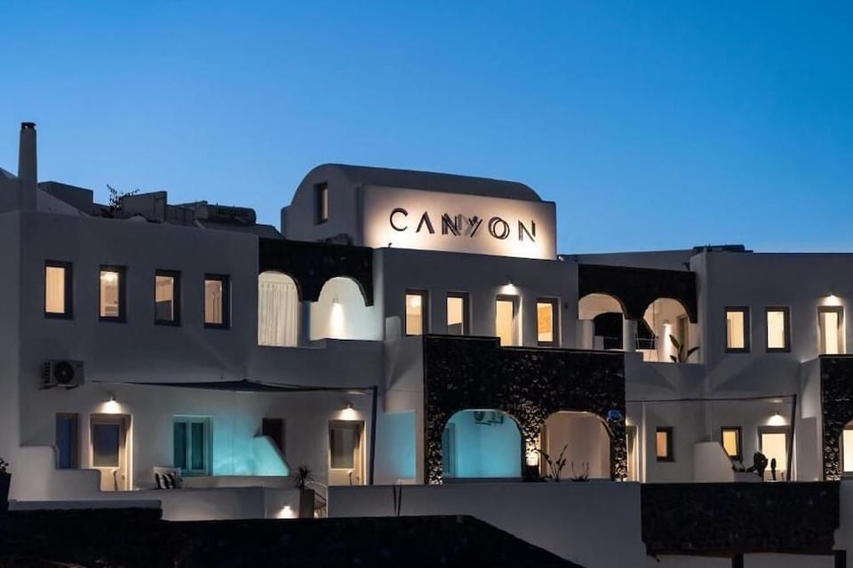 Canyon Santorini Hotel in Thera