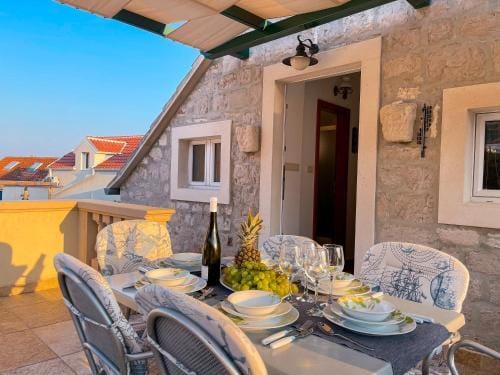 Old Town Experience Hotel in Bol