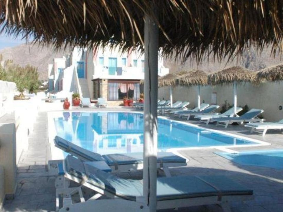 Sea La Vie Beachfront Suites Hotel in Perissa
