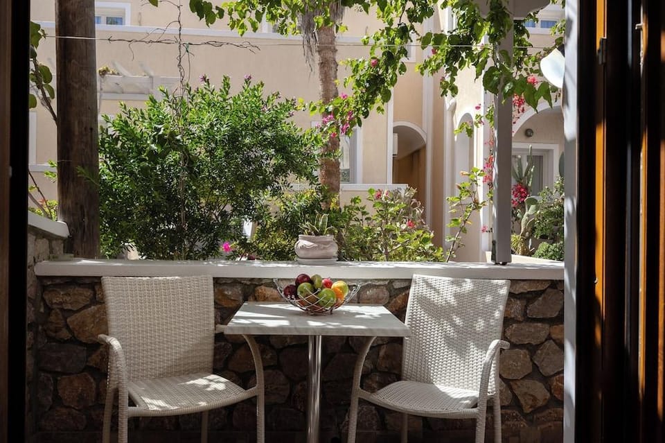 Polydefkis Apartments Hotel in Kamari
