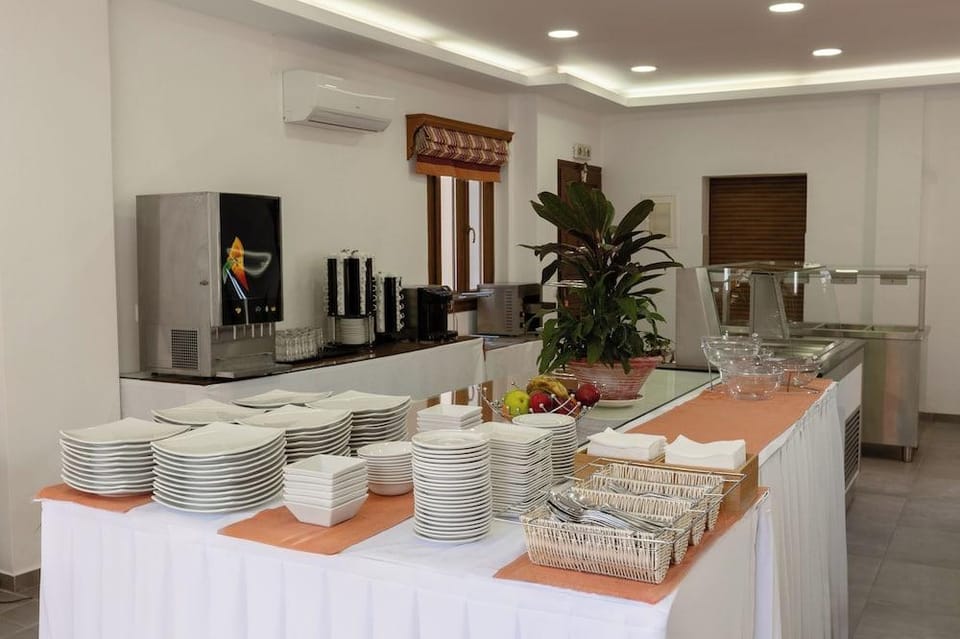 Polydefkis Apartments Hotel in Kamari