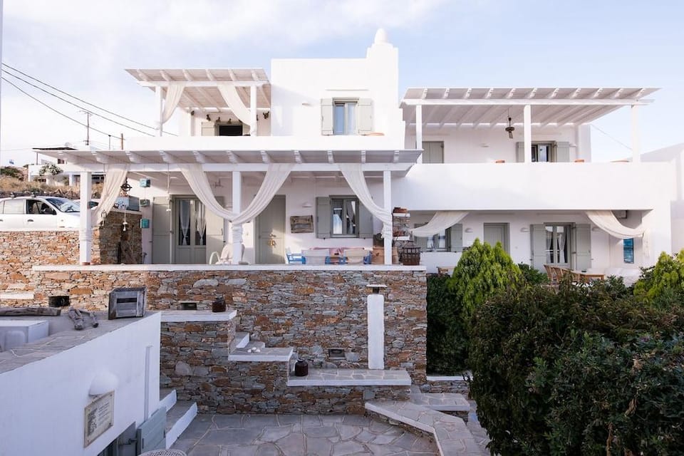 Maisons a la Plage Hotel in Milos