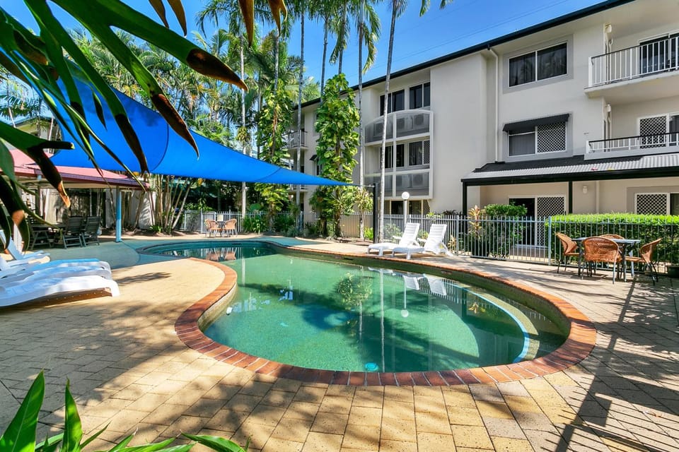 Cairns Reef Apartments & Motel Apartment hotel in Cairns