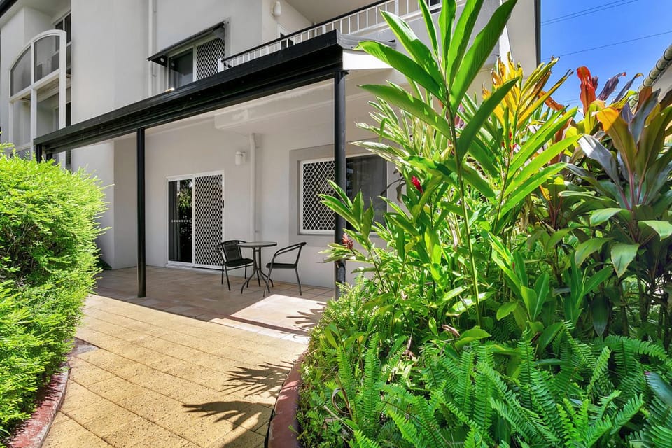 Cairns Reef Apartments & Motel Apartment hotel in Cairns
