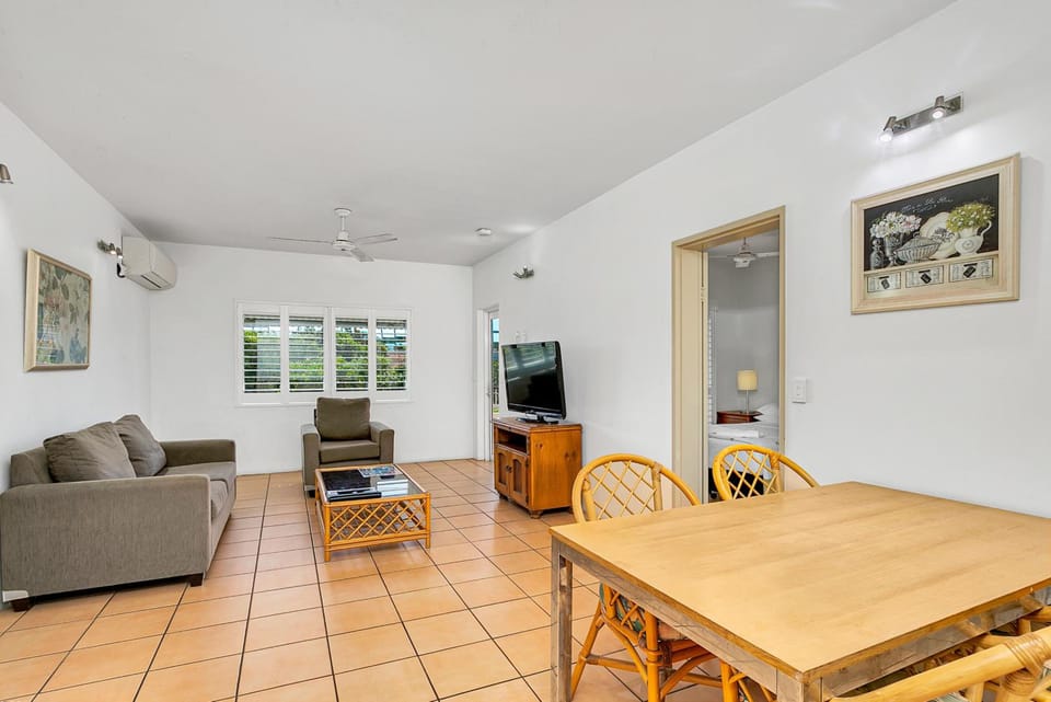 Cairns Reef Apartments & Motel Apartment hotel in Cairns