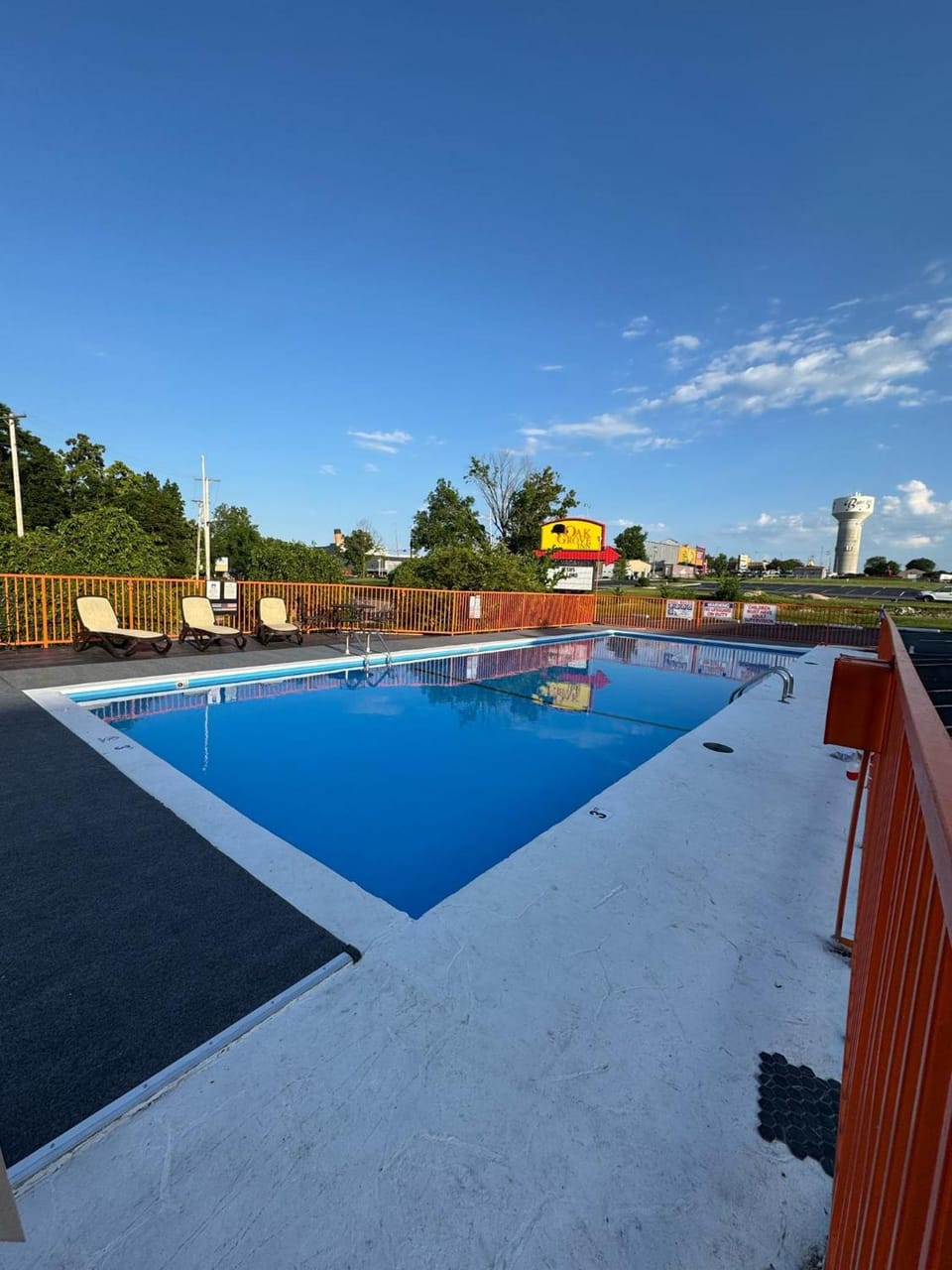 Oak Grove Inn Hotel in Branson