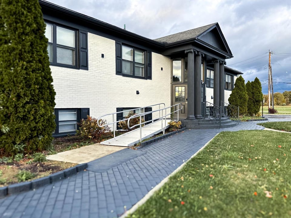 DTW Suites Hotel in Romulus