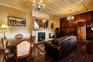 The Old Victoria Hotel in Maitland