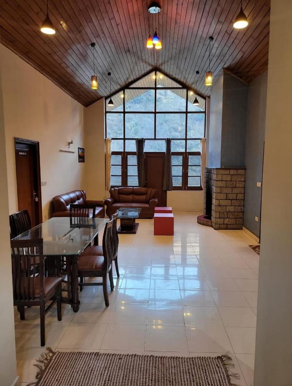 Manali Curve Hotel in Himachal Pradesh