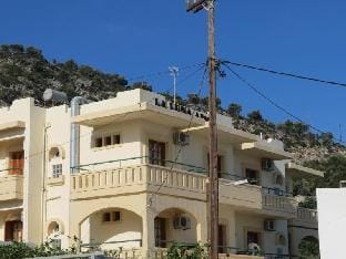 La Luna Apartments Hotel in Stalida