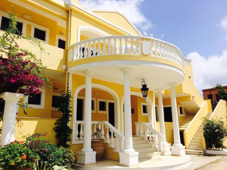 Avra Paradise Aparthotel Hotel in Moraitika