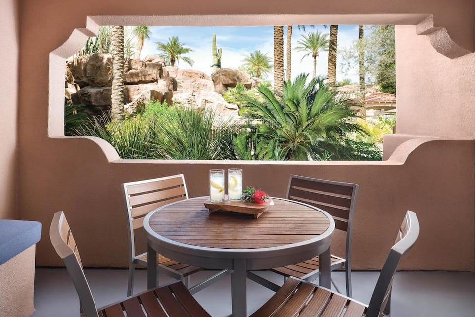 Sheraton Desert Oasis Hotel in Scottsdale